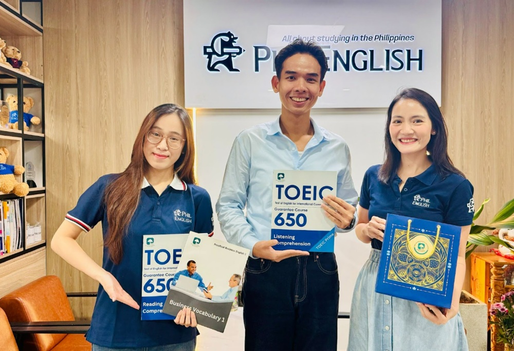 Đại diện trường Anh ngữ PINES thăm văn phòng Phil English HCM vào tháng 10/2025