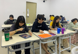 truong-anh-ngu-cg-sparta-csvc-3