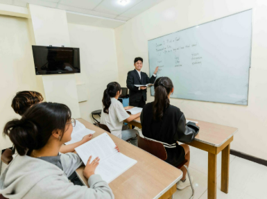 truong-anh-ngu-pines-ielts-7