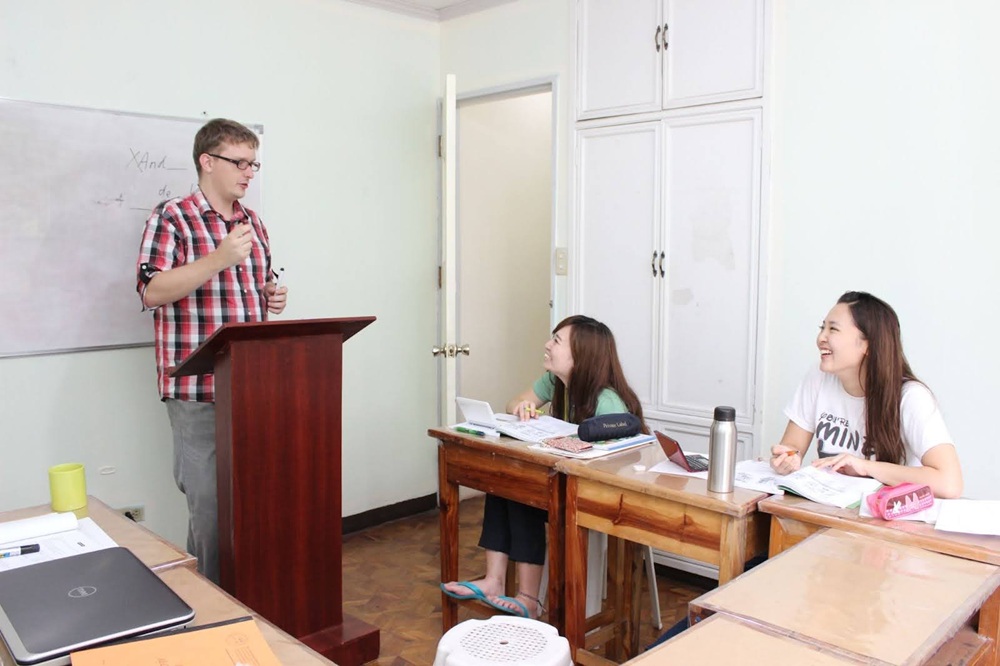 review-a-j-main-campus-dao-tao-giao-vien-thuong-xuyen-cam-ket-nang-cao-chat-luong-giang-day-10