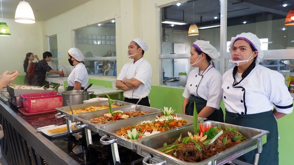 review-philinter-truong-anh-ngu-lau-doi-ky-luat-va-chat-luong-hang-dau-tai-philippines-17