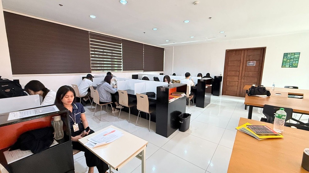 review-truong-ev-hoc-tieng-anh-trong-khuon-vien-sang-trong-va-chuan-chinh-13