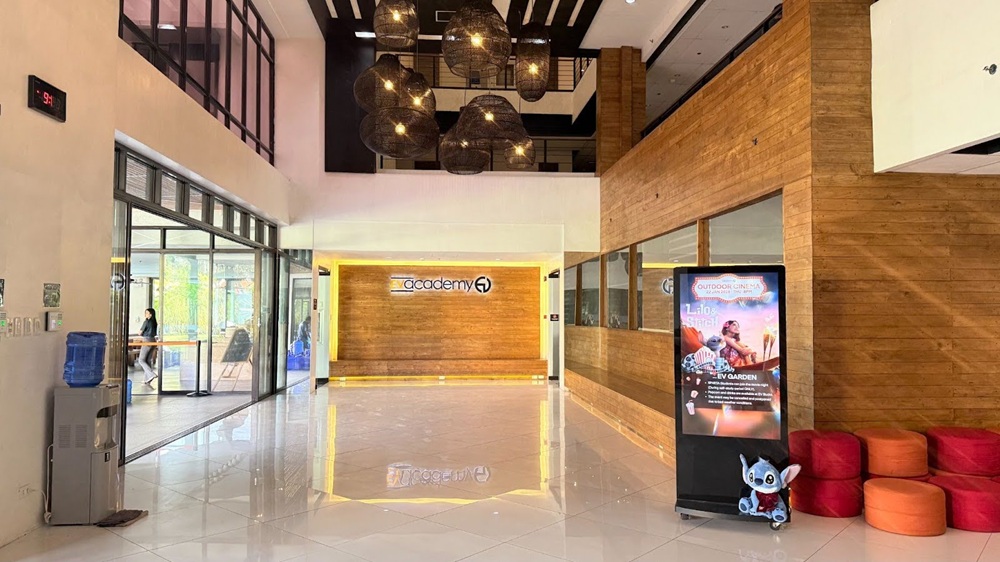 review-truong-ev-hoc-tieng-anh-trong-khuon-vien-sang-trong-va-chuan-chinh-2