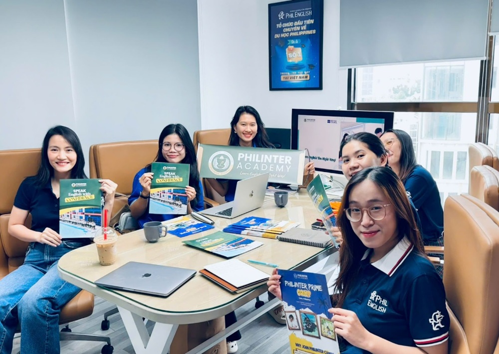 dai-dien-truong-anh-ngu-philinter-tham-van-phong-phil-english-hcm-vao-thang-9-2025-3