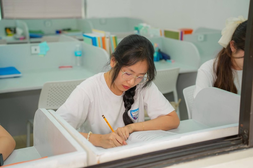 phong-van-quan-ly-viet-nam-truong-anh-ngu-english-fella-7