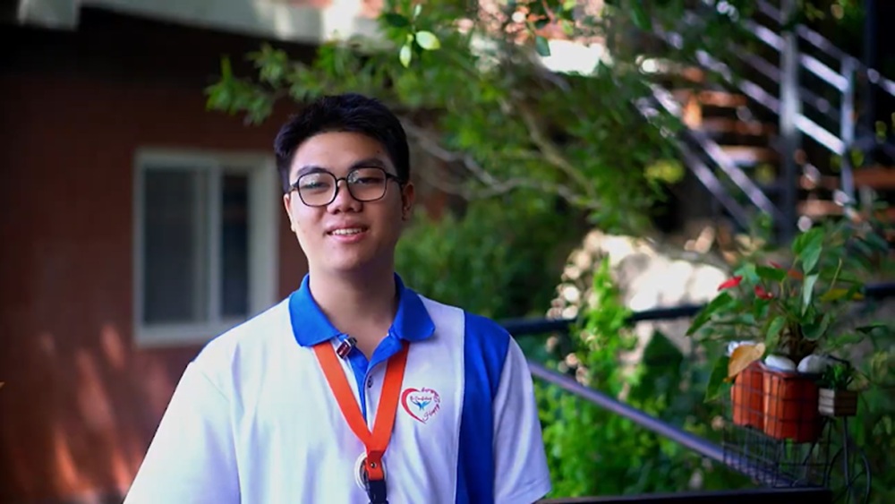 review-ve-trai-he-tieng-anh-tai-jic-premium-philippines-2